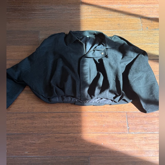 Cropped black jacket - Picture 2 of 4